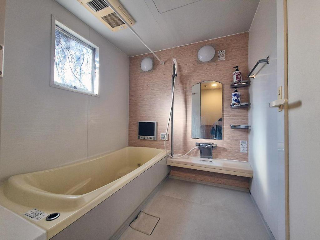 Double Room,1677966172:JPEG