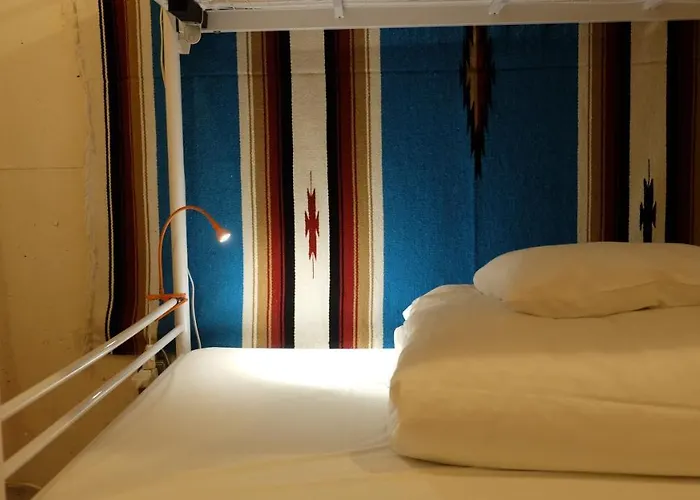 Zabutton Hostel And Coffee